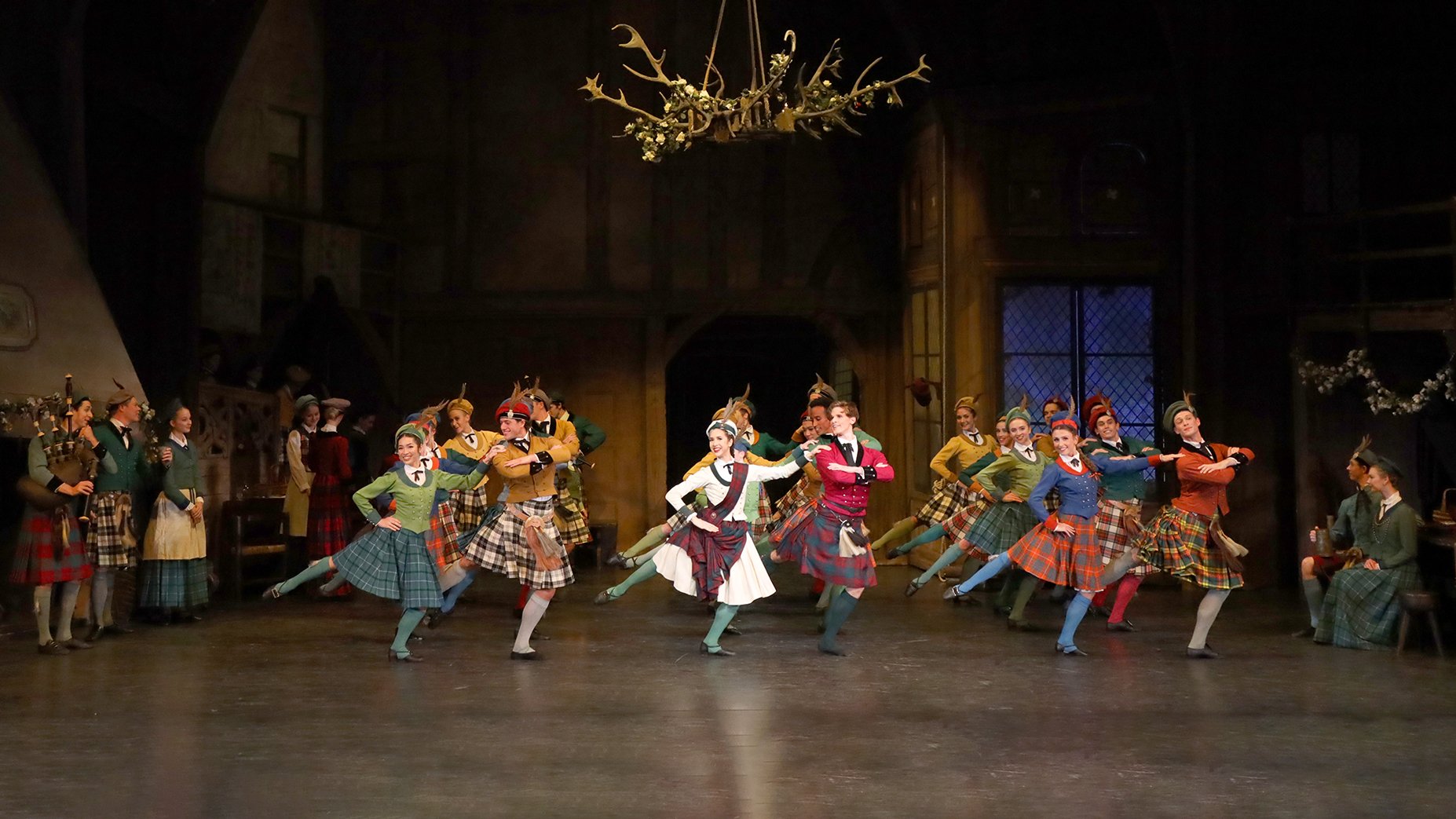 The Sarasota Ballet in Johan Kobborg&#8217;s La Sylphide
