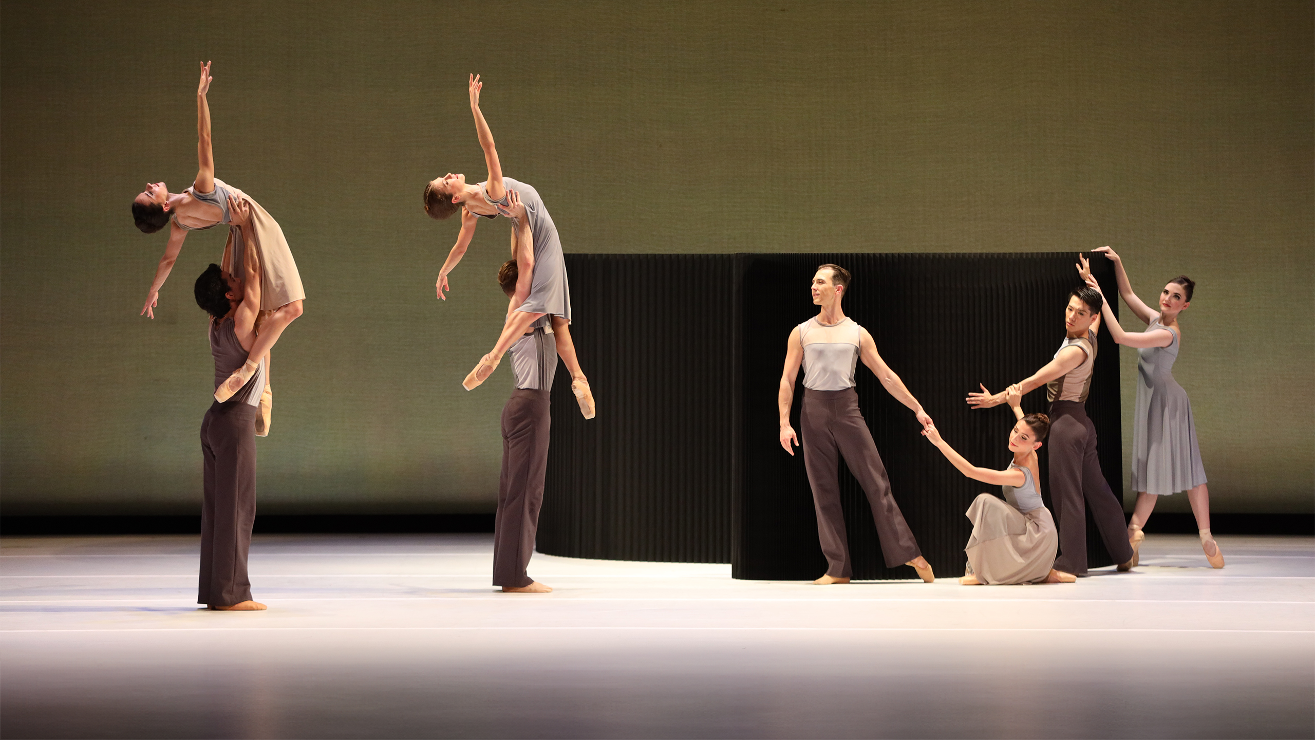 The Sarasota Ballet Performing Jessica Lang’s Lyric Pieces | Photo by Frank Atura
