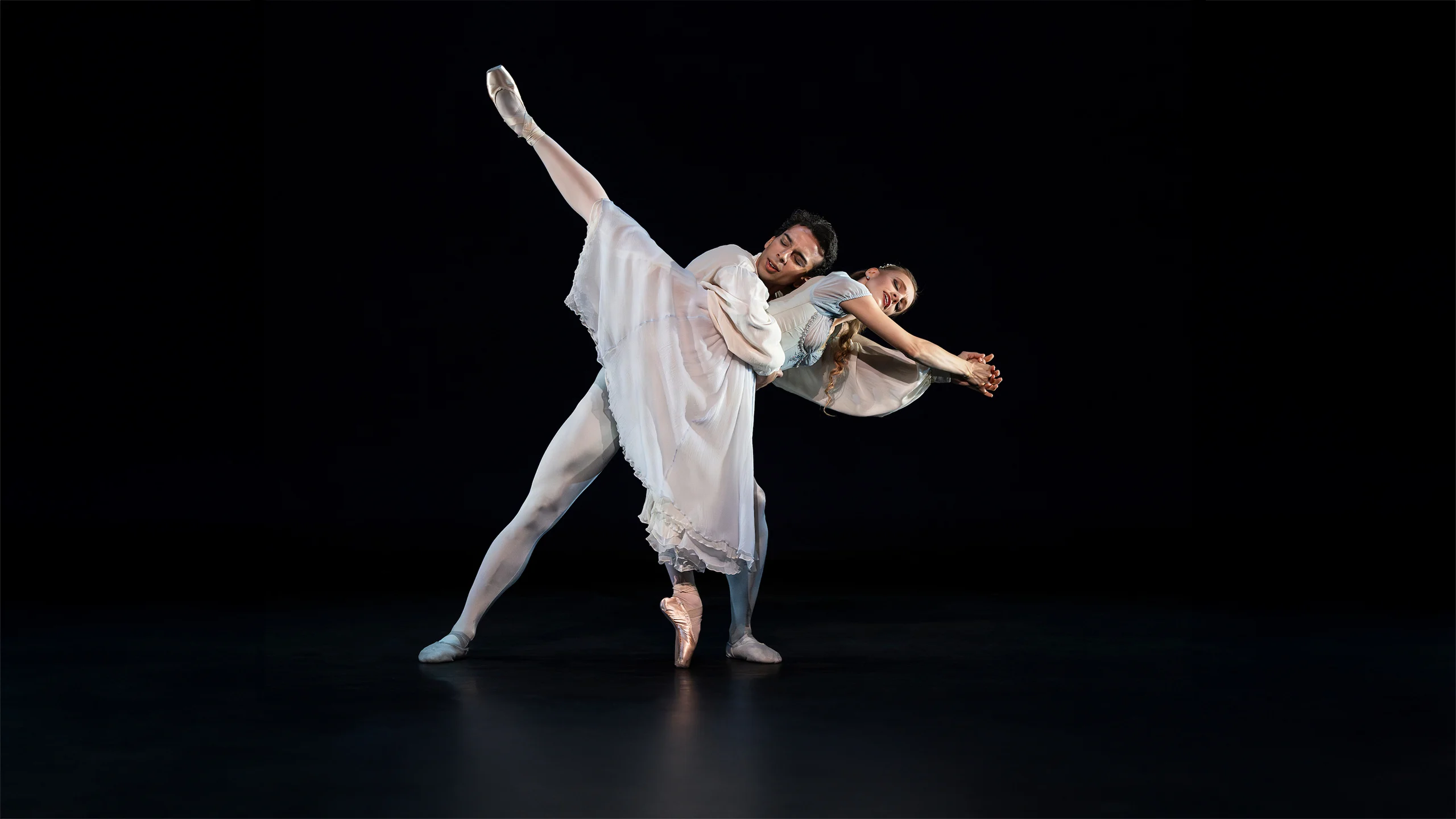The Sarasota Ballet Performing Balcony Scene from Romeo and Juliet | Photo by Foteini Christofilopoulou
