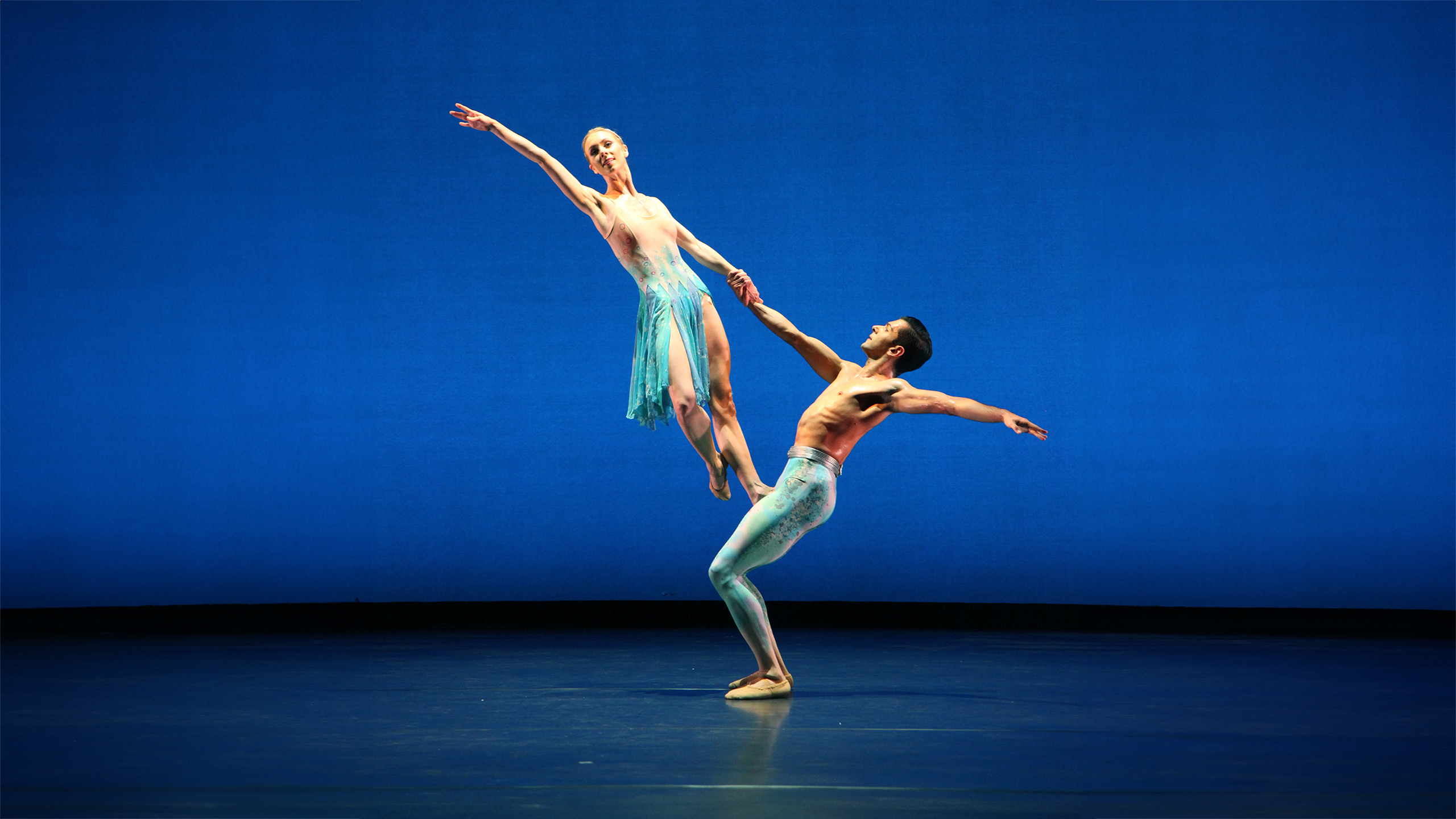 The Sarasota Ballet Performing Paul Taylor’s Airs | Photo by Frank Atura
