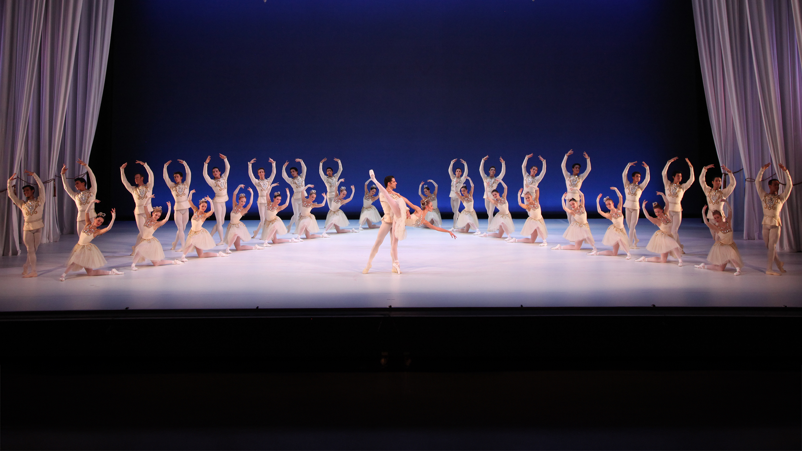 The Sarasota Ballet Performing George Balanchine’s Diamonds | Photo by Frank Atura
