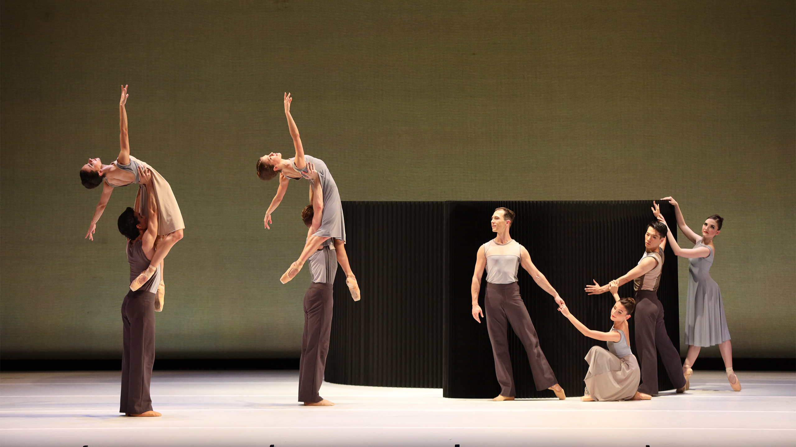 The Sarasota Ballet Performing Jessica Lang&#8217;s Lyric Pieces | Photography by Frank Atura
