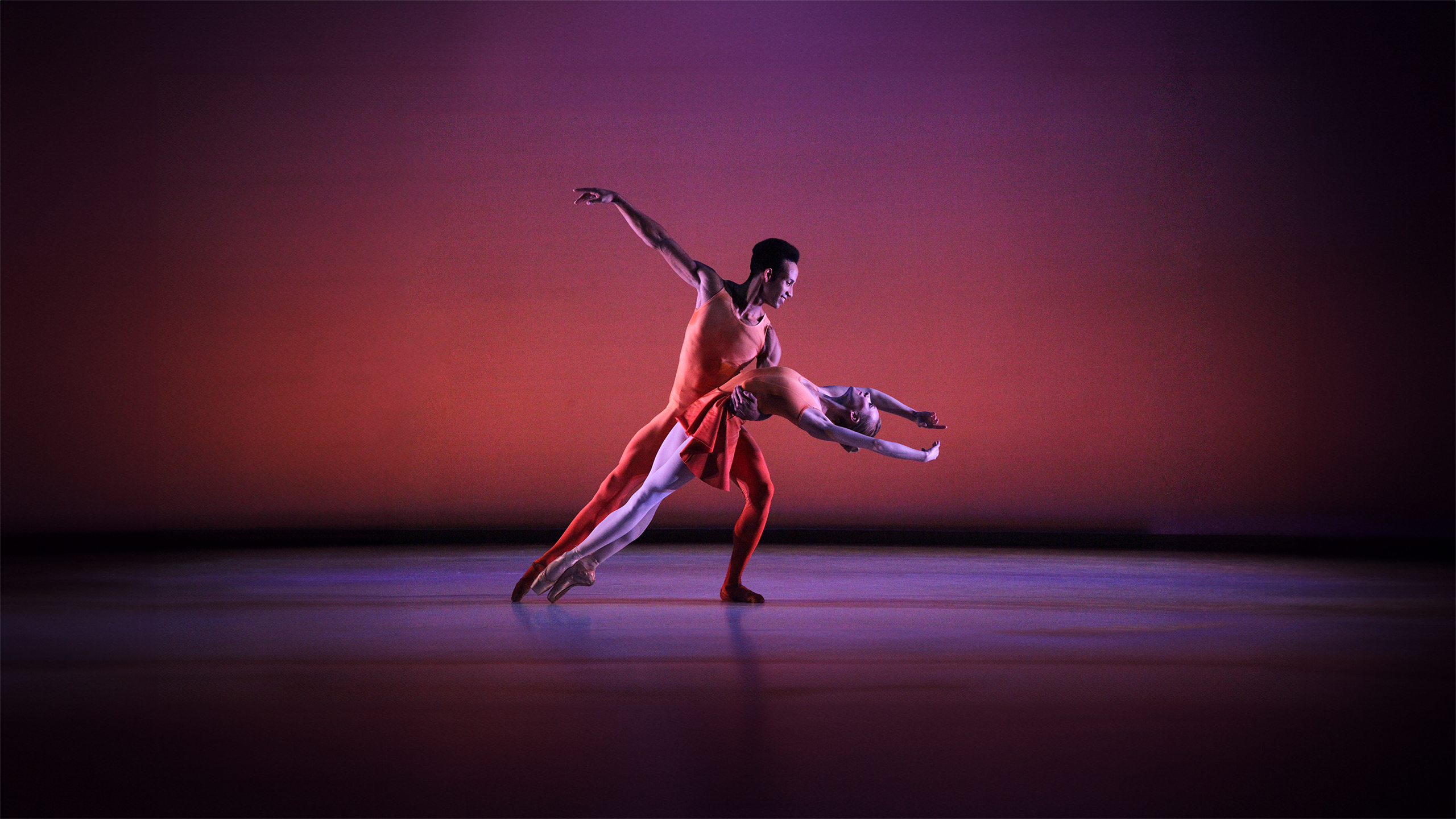 The Sarasota Ballet Performing Will Tuckett’s Changing Light | Photo by Frank Atura
