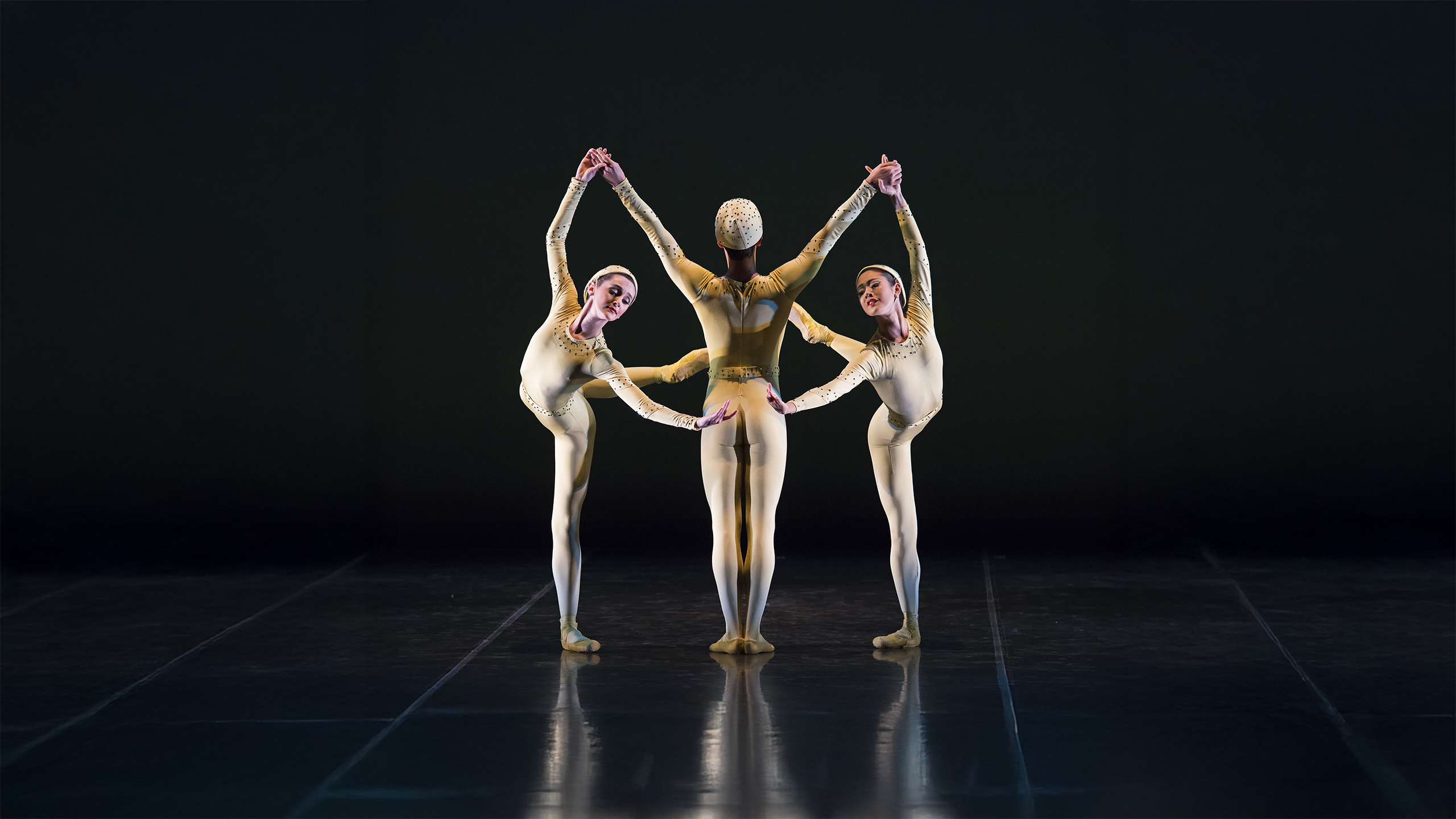 The Sarasota Ballet Performing Sir Frederick Ashton’s Monotones I | Photo by Frank Atura
