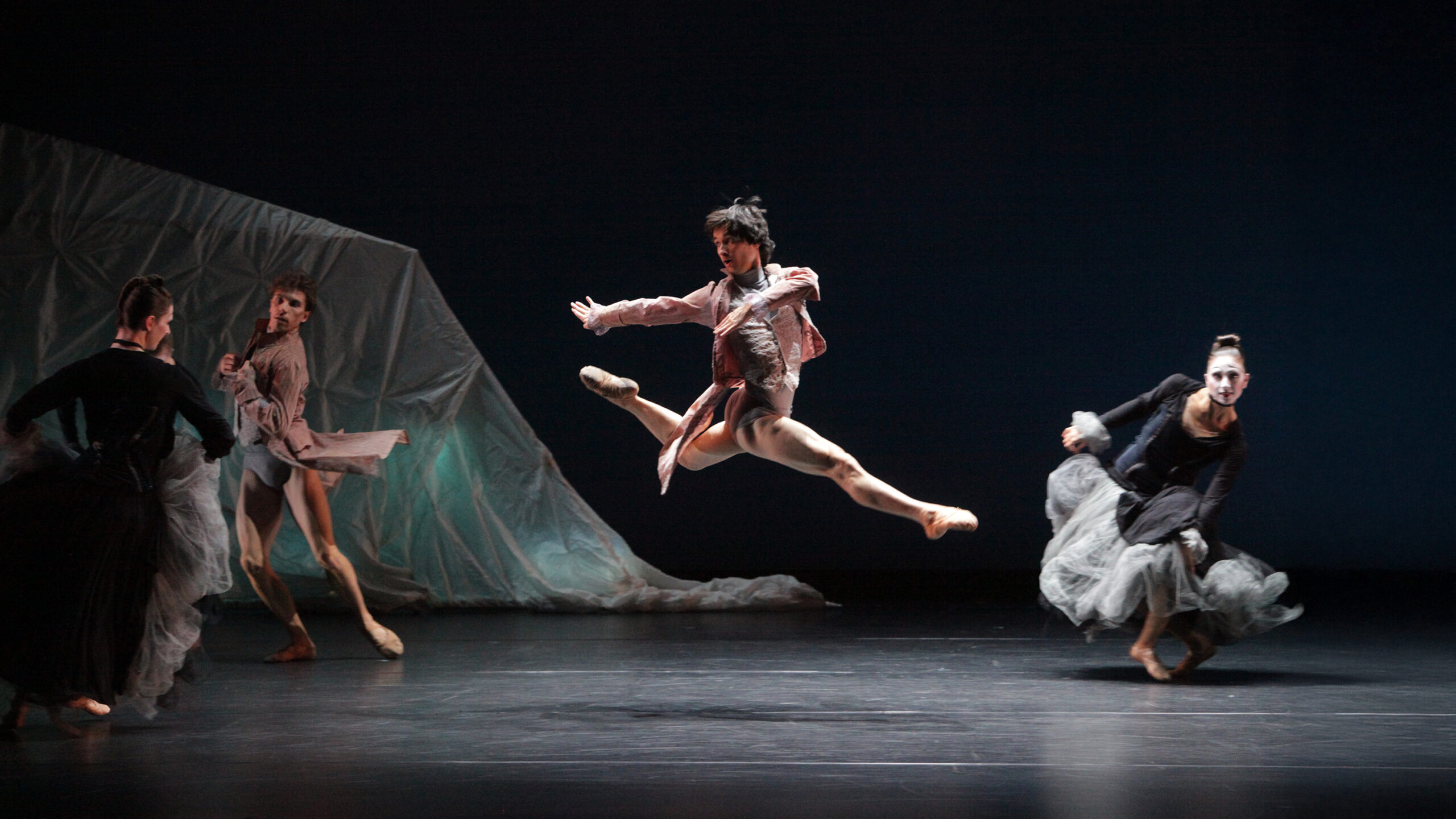 The Sarasota Ballet in Walsh's Wolfgang for Webb